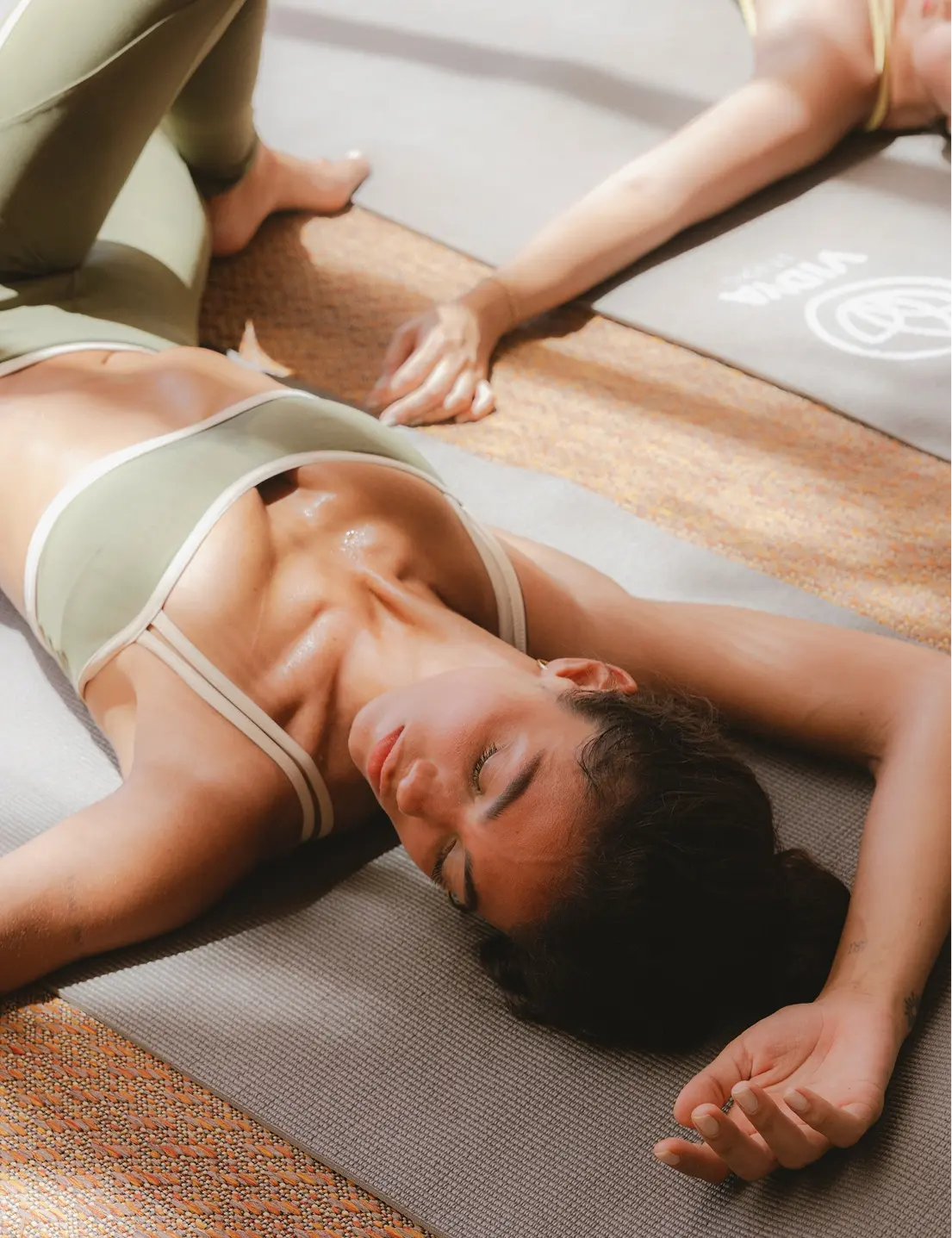 Momento de yoga y bienestar
